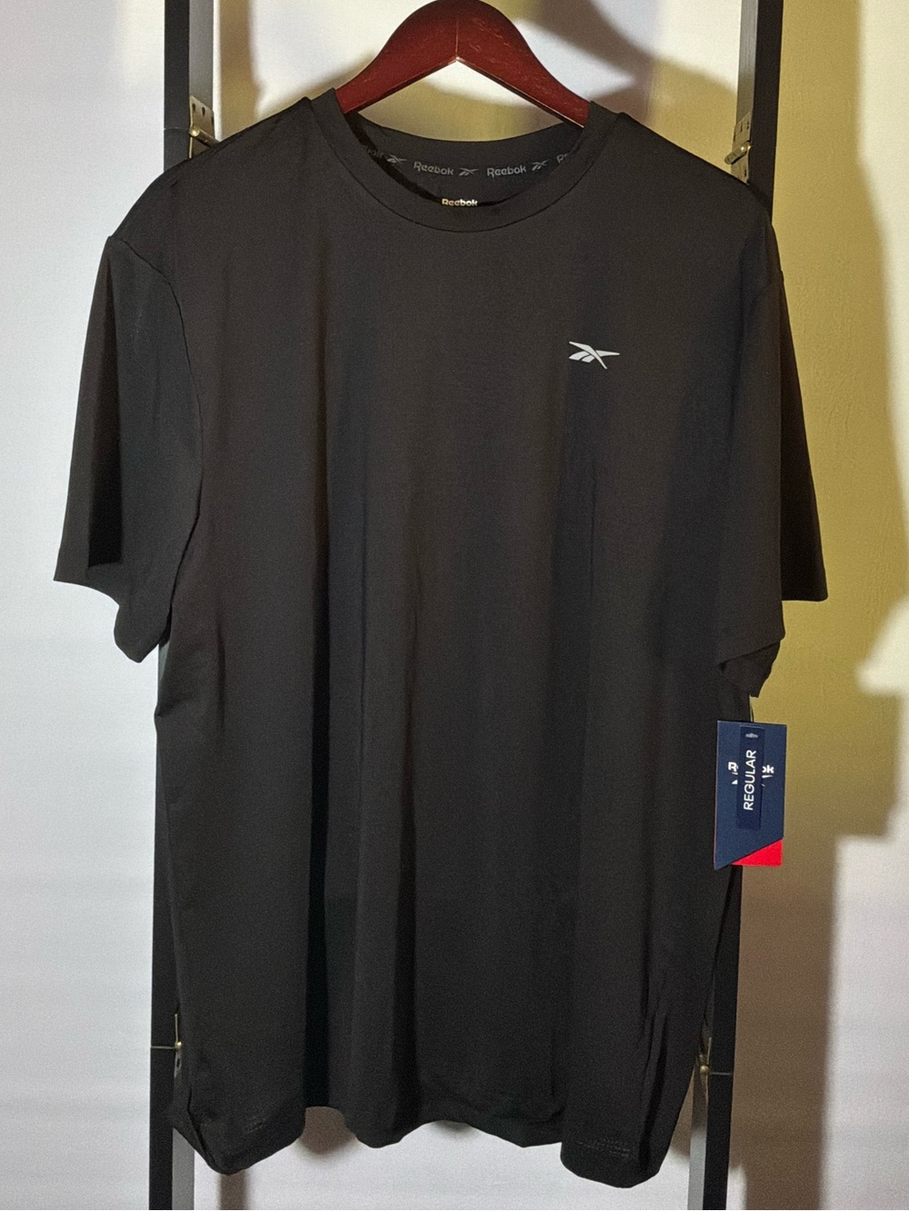 🌙✨Reebok Men’s Black Crew Neck Performance Tee